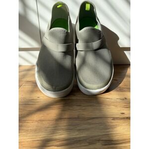 OOFOS OOmg eeZee Low Women's Recovery Shoes Gray/green Mesh Slip On Sneakers 10